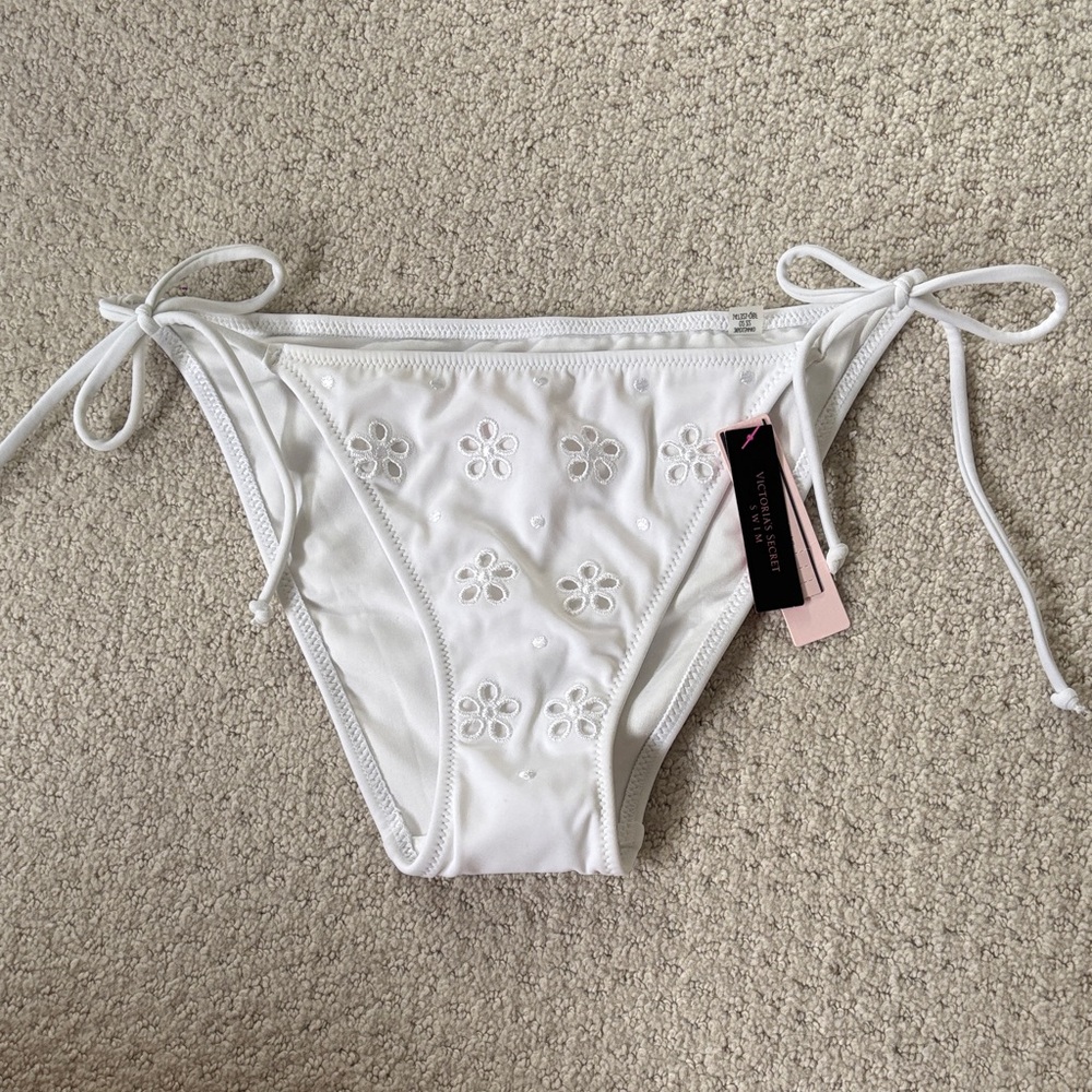 Brand New Victoria’s Secret White Eyelet Bikini Bottom Small